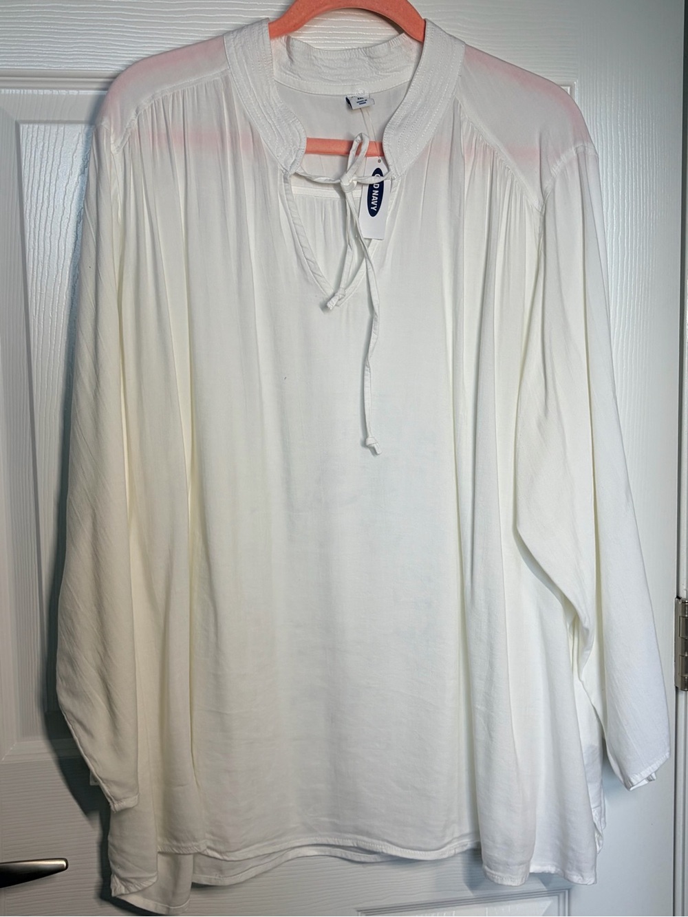NWT! Old Navy White Tie-Neck Peasant Blouse